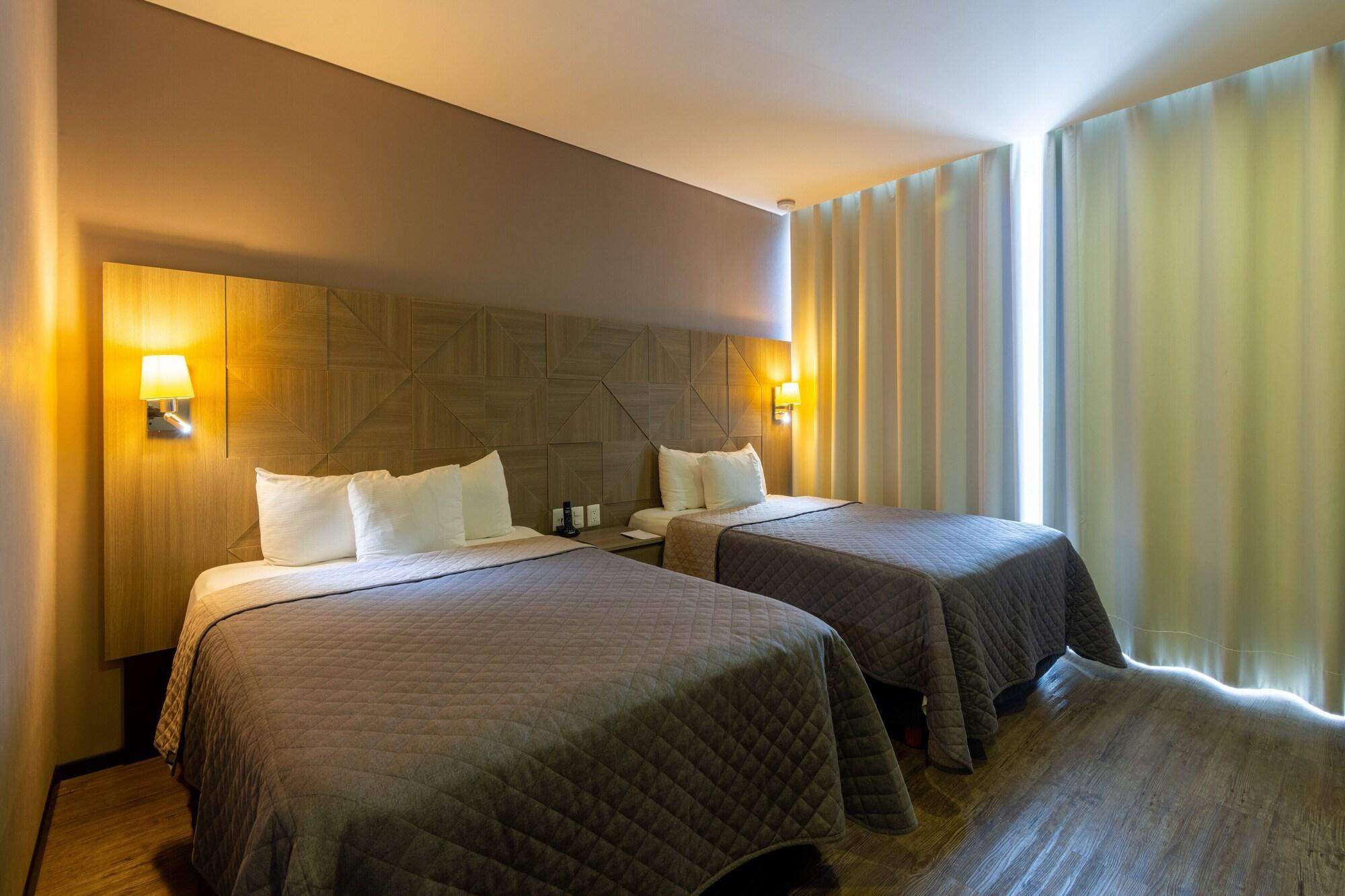 Hotel Glow Point - Mulza León Eksteriør billede