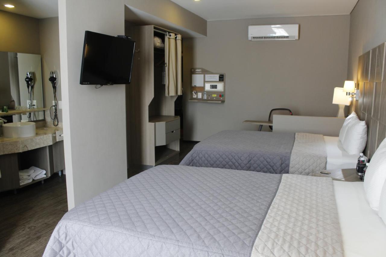 Hotel Glow Point - Mulza León Eksteriør billede