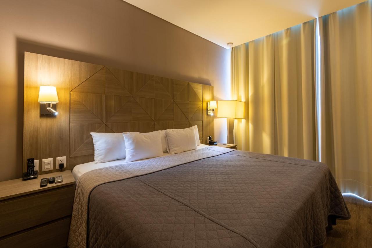 Hotel Glow Point - Mulza León Eksteriør billede