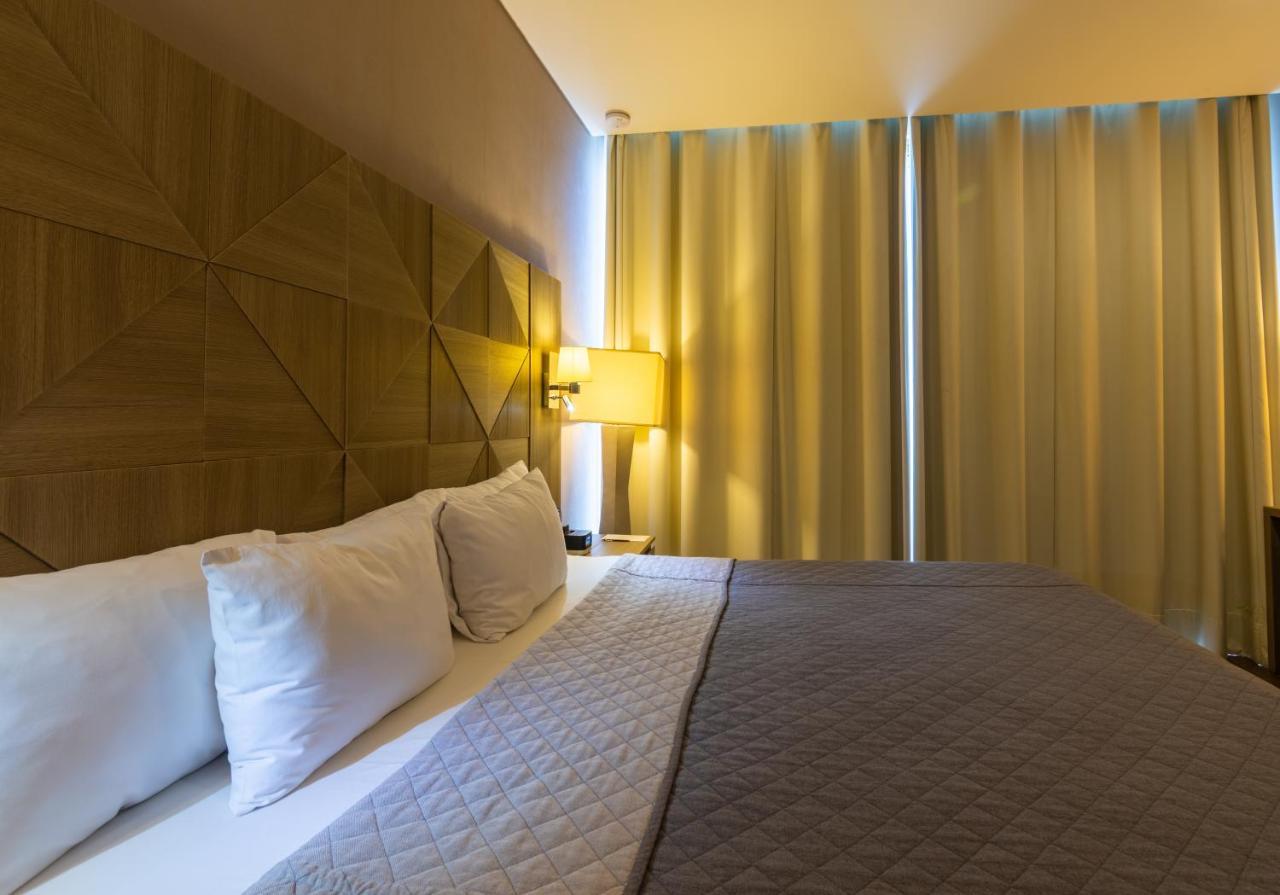 Hotel Glow Point - Mulza León Eksteriør billede
