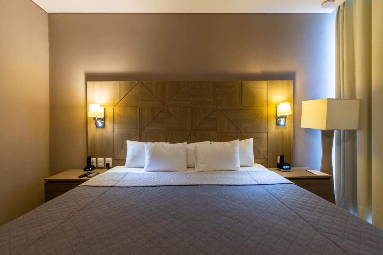 Hotel Glow Point - Mulza León Eksteriør billede