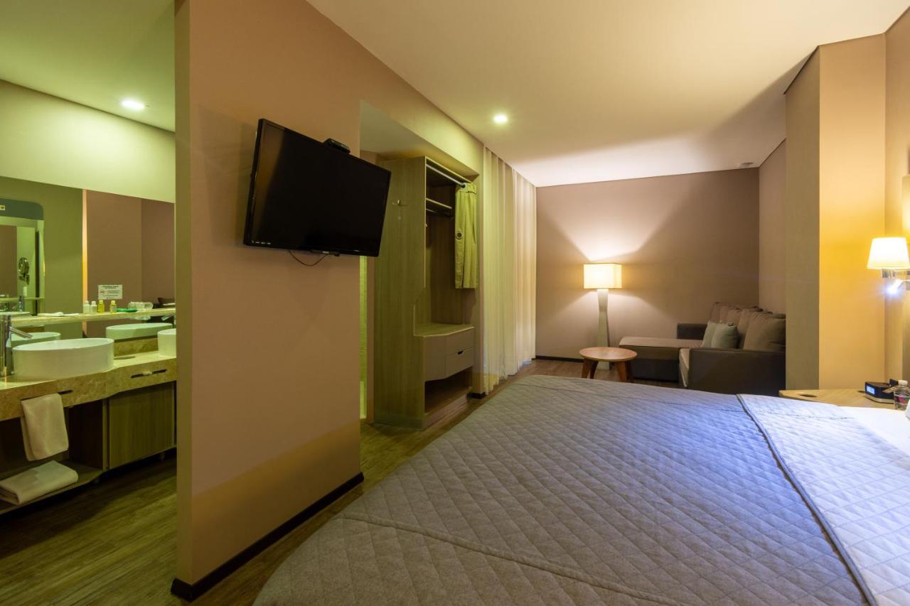 Hotel Glow Point - Mulza León Eksteriør billede