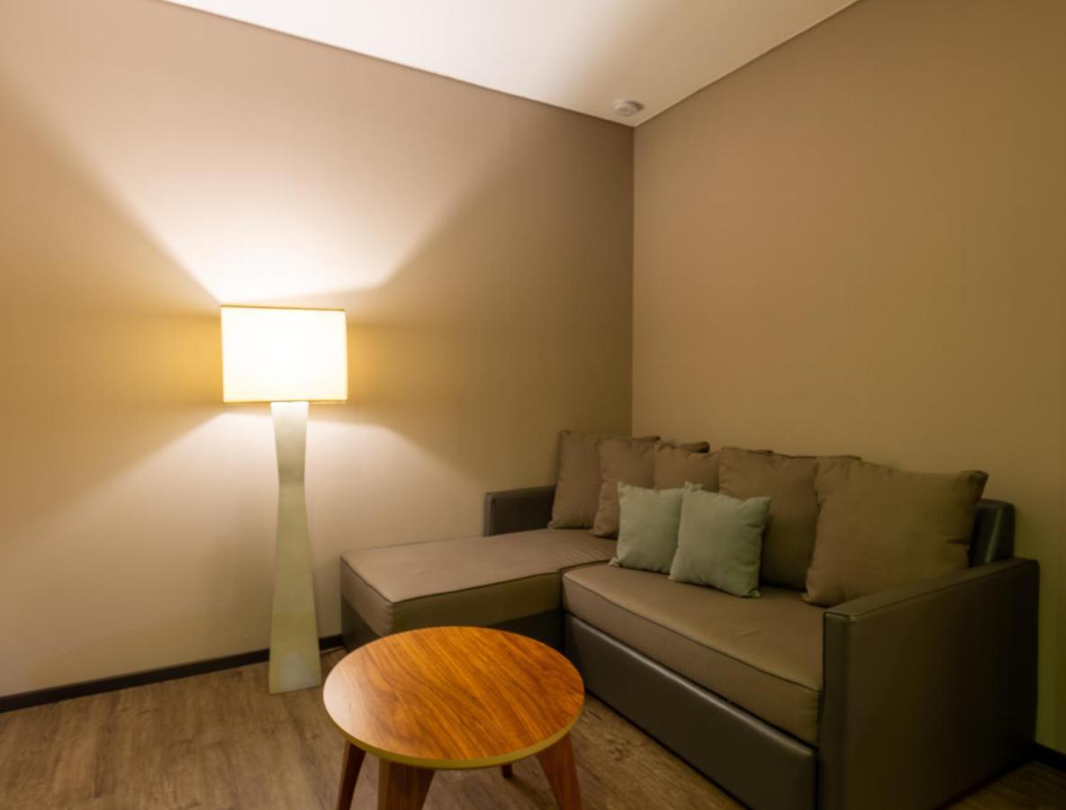Hotel Glow Point - Mulza León Eksteriør billede